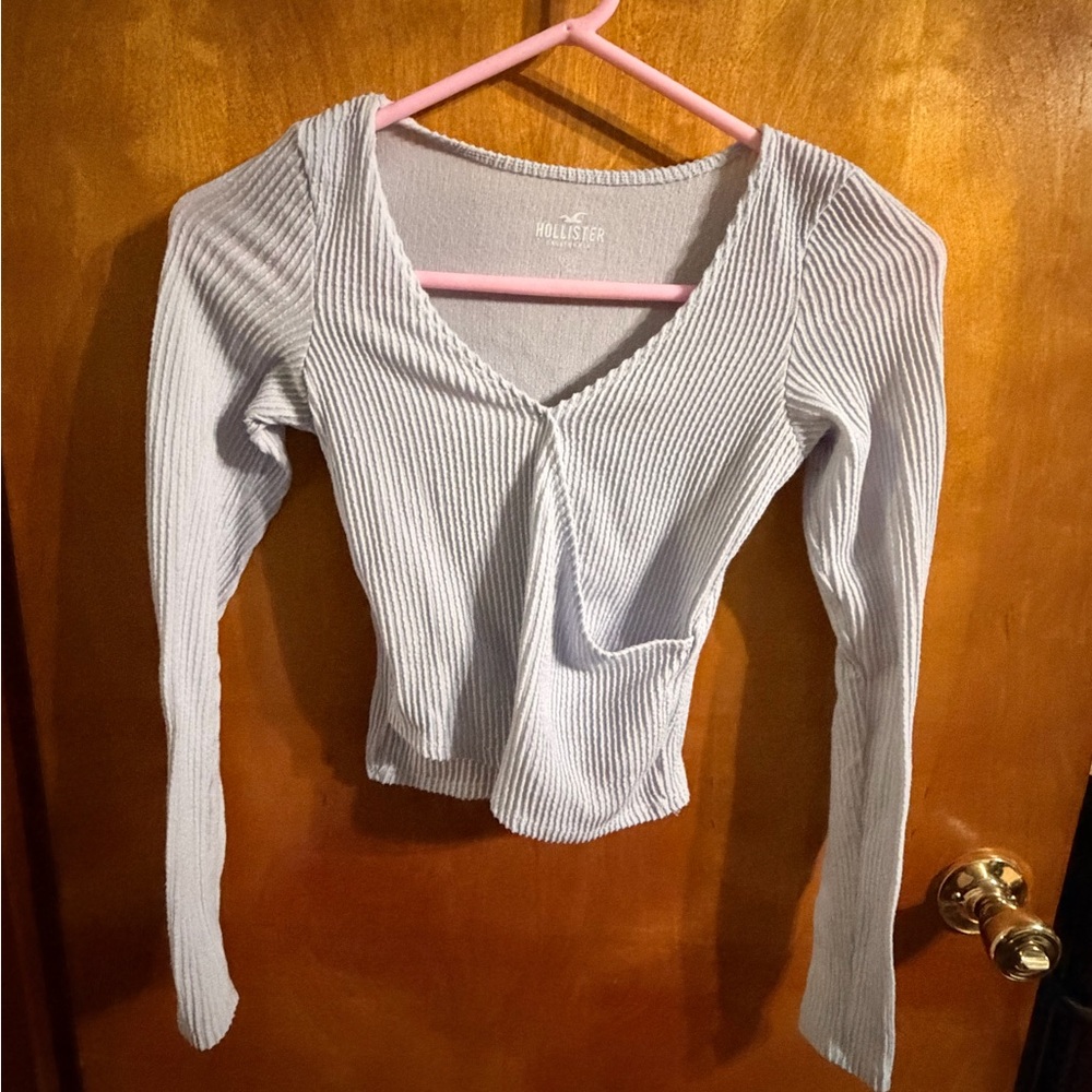 Hollister Light Gray Ribbed V-Neck Long Sleeve Top